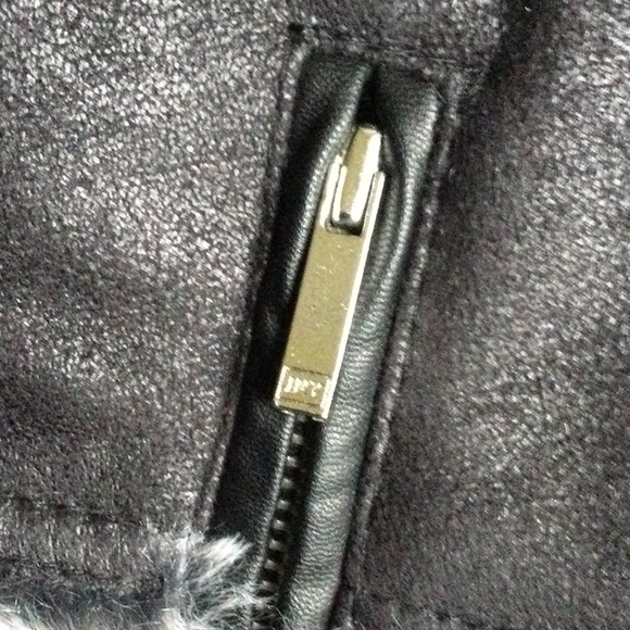 Jones New York Faux Leather Vest NWOT - Picture 4 of 9